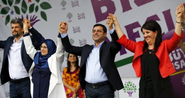 ΤΟΥΡΚΙΑ: Νέα ηγεσία για το φιλοκουρδικό HDP – Αντικατέστησαν τον φυλακισμένο Ντεμιρτάς